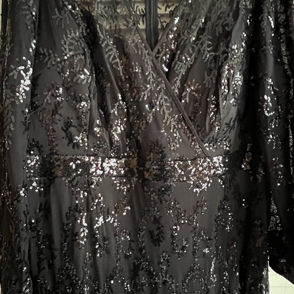 NWT Gorgeous long black dress with lovely detail size 22W or 20W - Picture 2 of 11